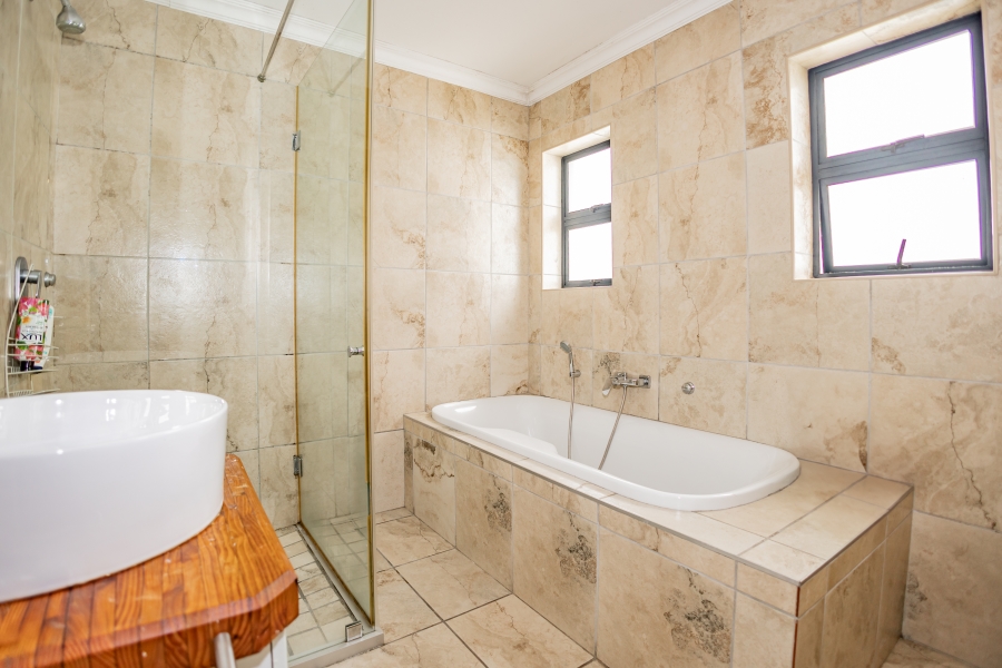 4 Bedroom Property for Sale in Zevenwacht Country Estate Western Cape